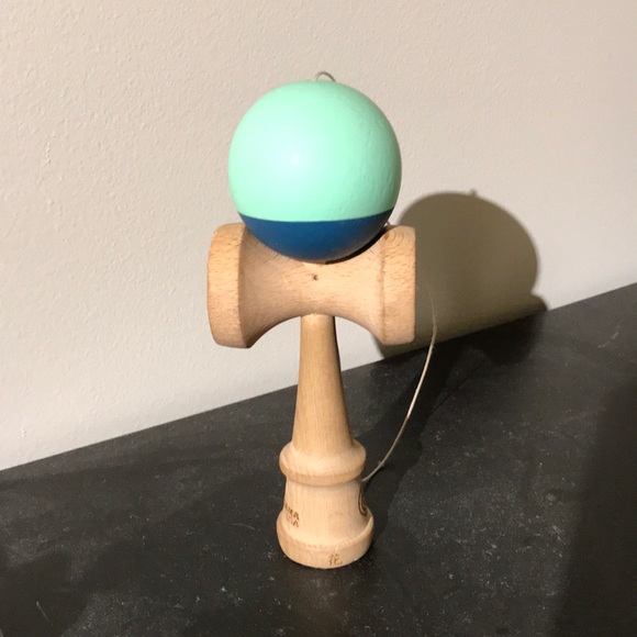 Kaizen Silk Half Split Kendama - Picture 1 of 2